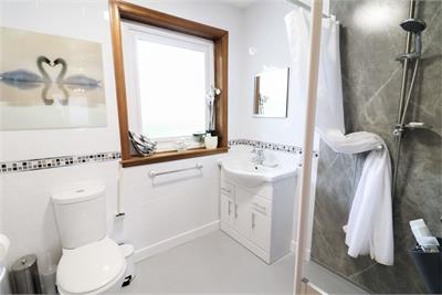 Swallownest, 28 Robb Place, Castle Douglas, DG7 1LW - image 15