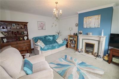 Swallownest, 28 Robb Place, Castle Douglas, DG7 1LW - image 4