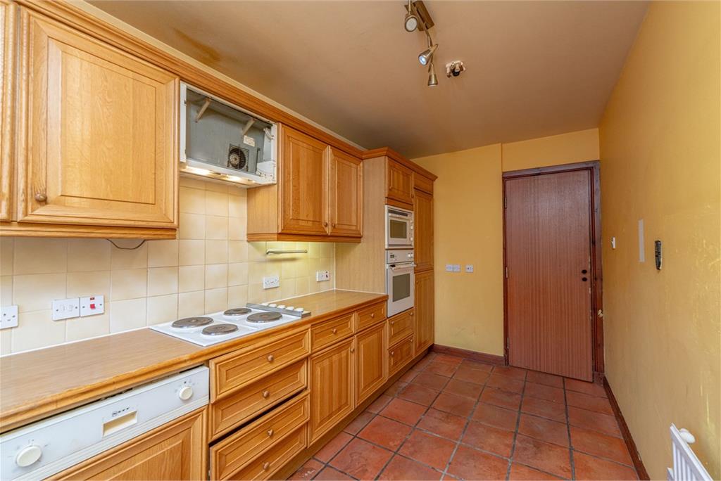 93/8 Orchard Brae Avenue,
Edinburgh,
EH4 2UT - image 8