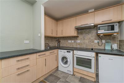 19/4 Caledonian Crescent, Edinburgh, EH11 2AL - image 5