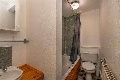 19/4 Caledonian Crescent, Edinburgh, EH11 2AL - image 9