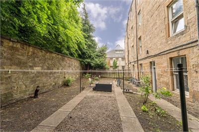 19/4 Caledonian Crescent, Edinburgh, EH11 2AL - image 10