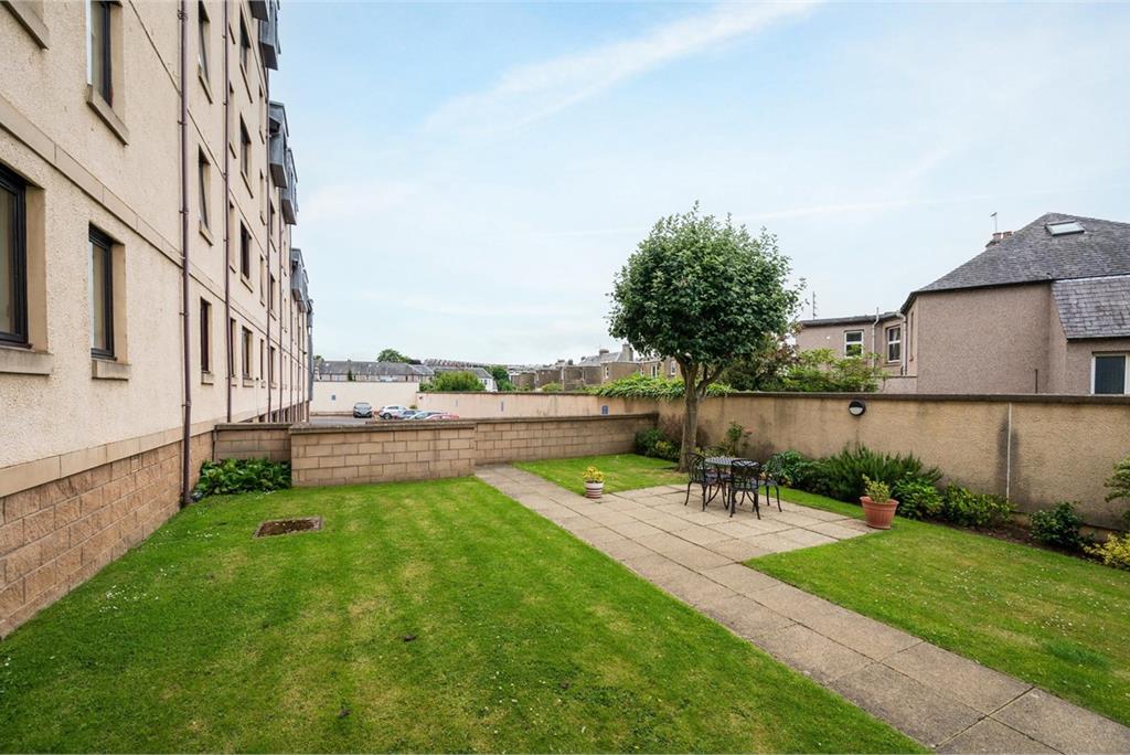 6/15 Roseburn Drive,
Edinburgh,
EH12 5NS - image 15