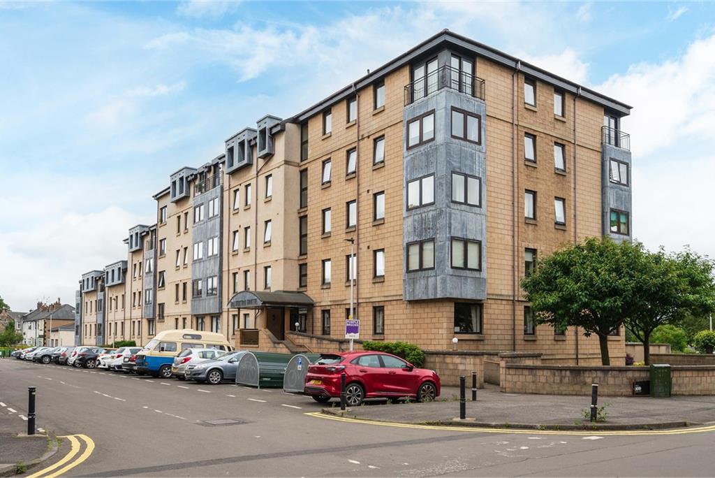 6/15 Roseburn Drive,
Edinburgh,
EH12 5NS - image 1