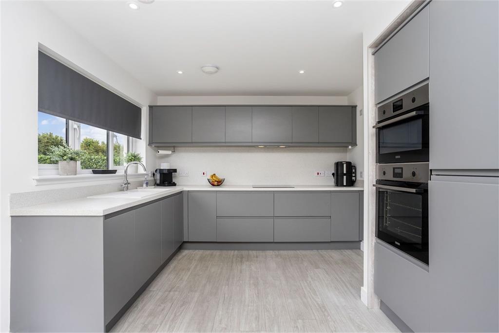 23 Armstrong Crescent, Calderwood, East Calder, EH53 0PZ - image 6
