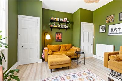 64 Kirkhill Road, Penicuik, EH26 8JF - image 1
