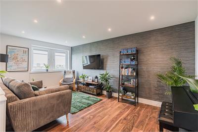 167/25 Slateford Road, Edinburgh, EH14 1PB - image 2