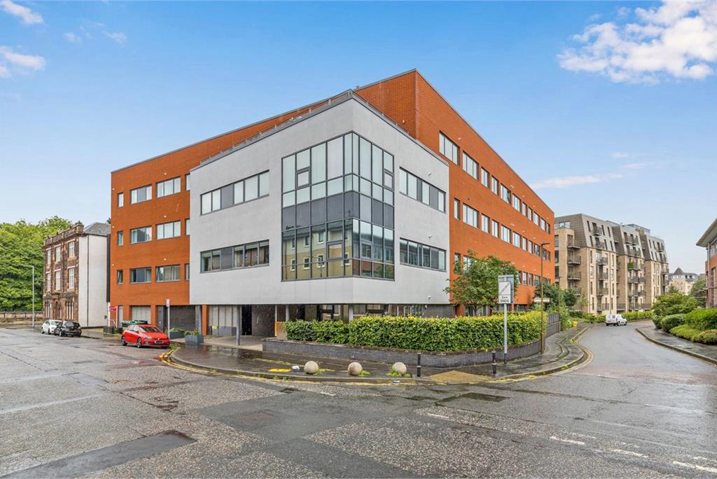 73/1 Logie Green Road, Edinburgh, EH7 4HF - image 1