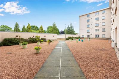 4/10 Succoth Court, EDINBURGH, EH12 6BZ - image 28