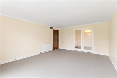 4/10 Succoth Court, EDINBURGH, EH12 6BZ - image 4