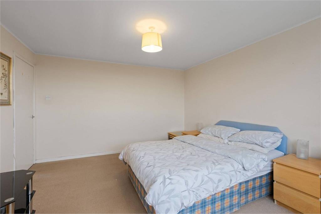 2/11 Maidencraig Court, , Edinburgh, EH4 2BQ - image 12