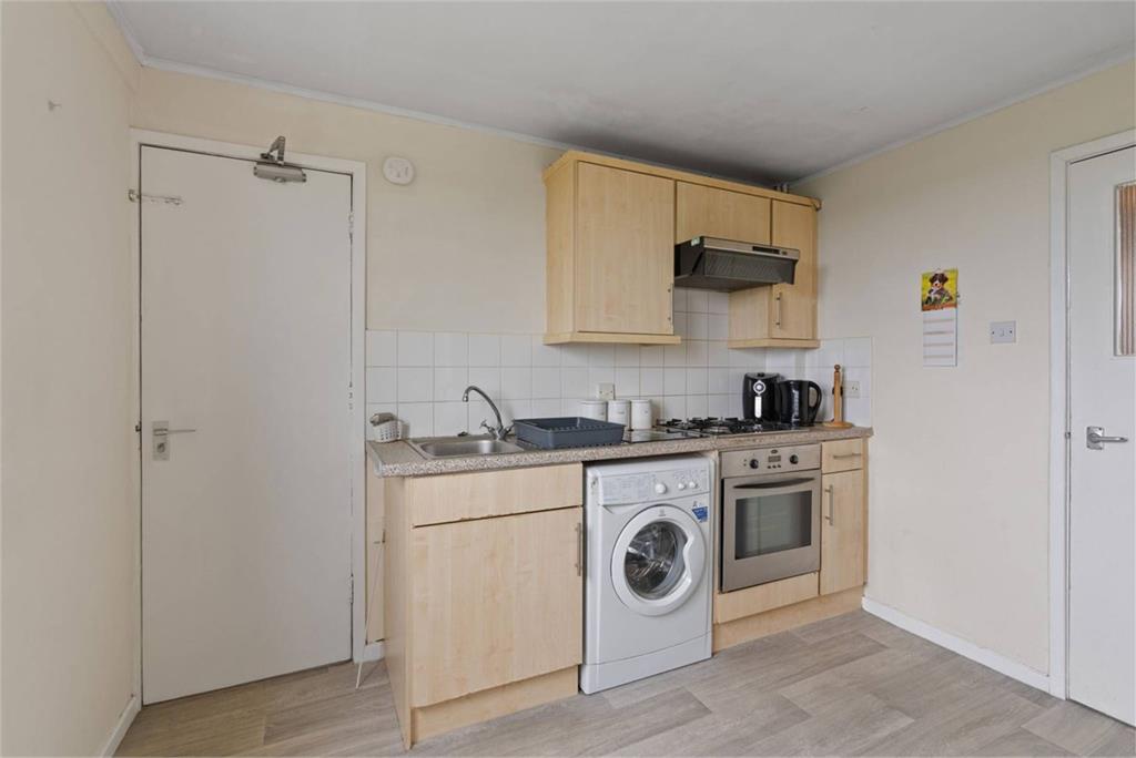 2/11 Maidencraig Court, , Edinburgh, EH4 2BQ - image 9