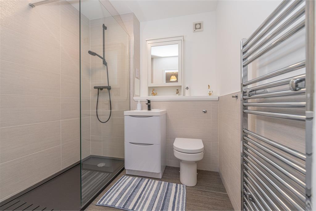 Flat 2,
62 Loaning Road,
Edinburgh,
EH7 6JQ - image 15