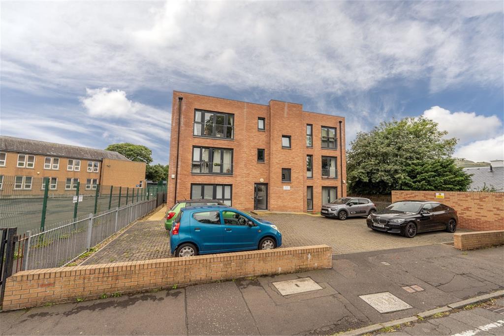 Flat 2,
62 Loaning Road,
Edinburgh,
EH7 6JQ - image 22