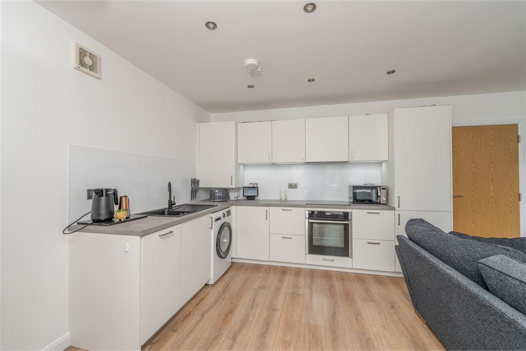 Flat 2,
62 Loaning Road,
Edinburgh,
EH7 6JQ - image 5