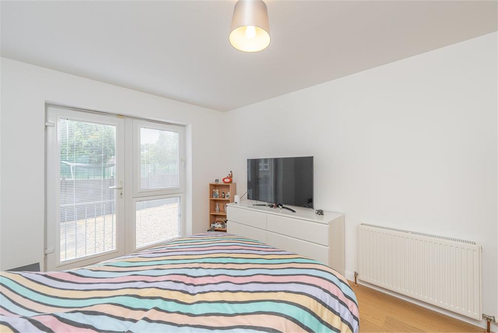 Flat 2,
62 Loaning Road,
Edinburgh,
EH7 6JQ - image 9