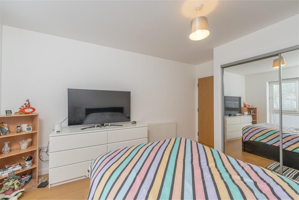 Flat 2,
62 Loaning Road,
Edinburgh,
EH7 6JQ - image 10