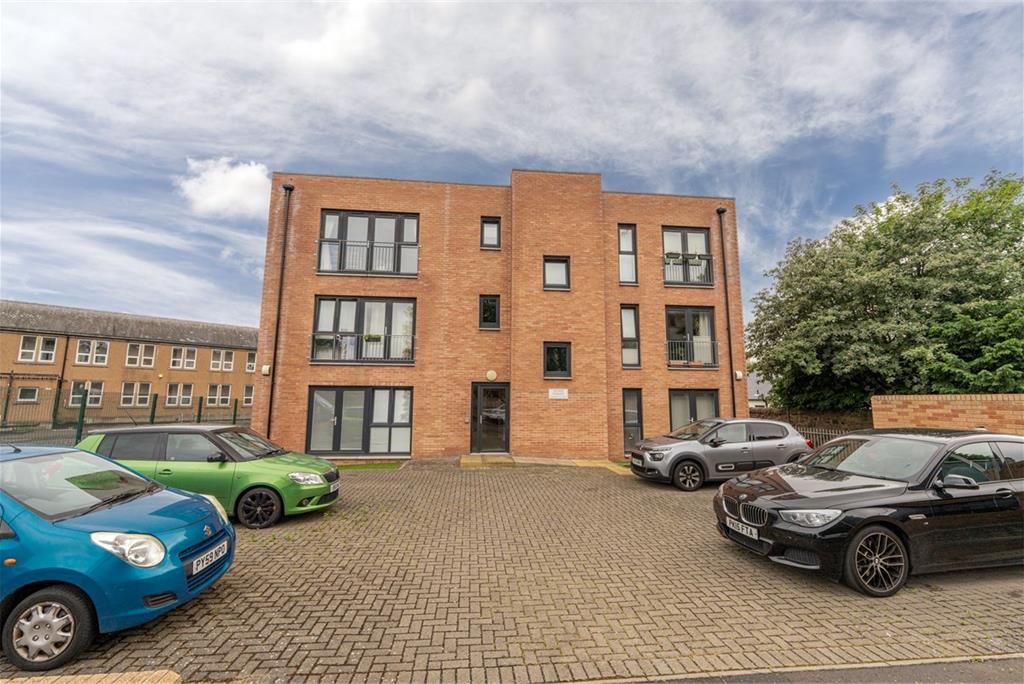 Flat 2,
62 Loaning Road,
Edinburgh,
EH7 6JQ - image 1