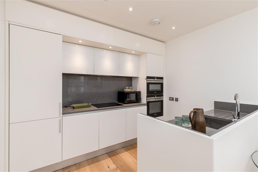 Flat 16, 7 Simpson Loan, Lauriston, Edinburgh, EH3 9GU - image 4