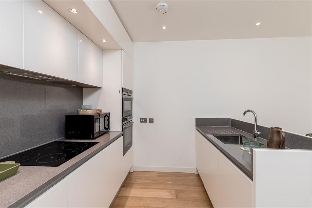 Flat 16, 7 Simpson Loan, Lauriston, Edinburgh, EH3 9GU - image 5