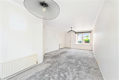 7 Carnbee Avenue, Liberton, Edinburgh, EH16 6GA - image 2