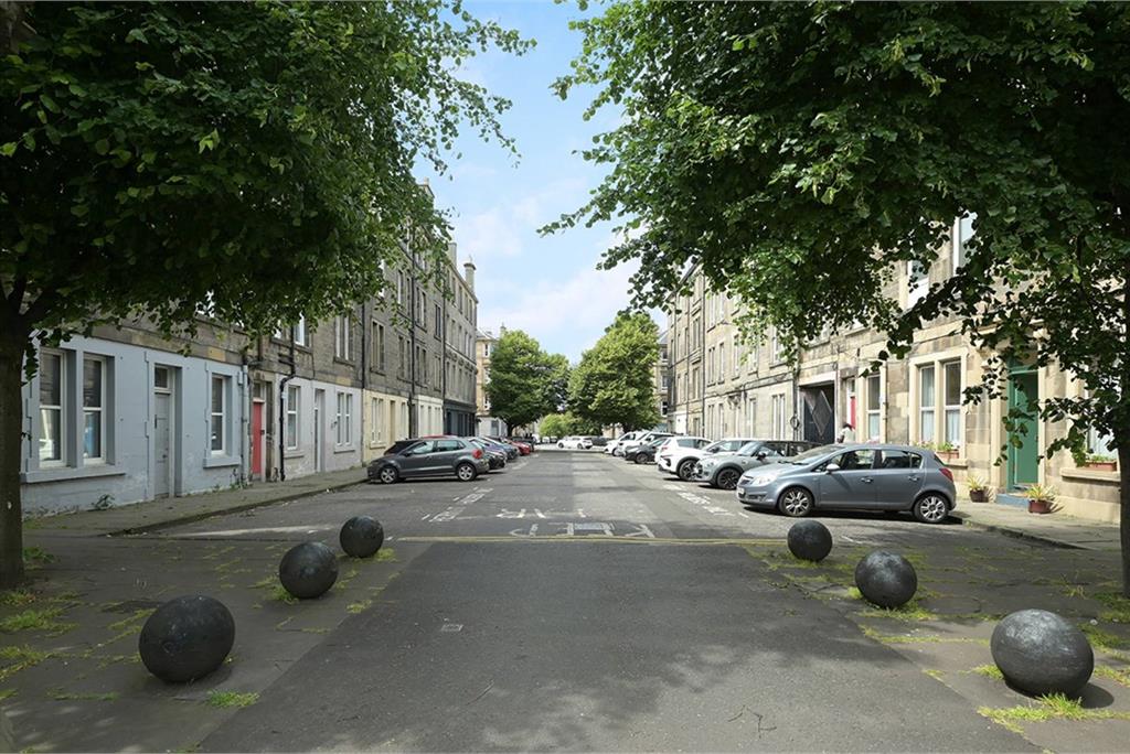 2F2 6 Drum Terrace, , Edinburgh, EH7 5NB - image 16