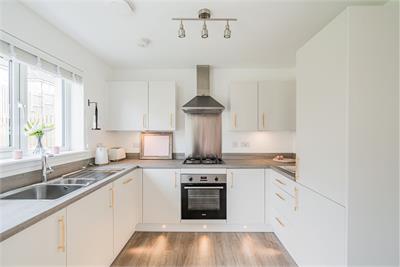 35 Fairley Crescent, Edinburgh, EH12 0BE - image 3