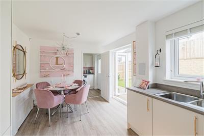 35 Fairley Crescent, Edinburgh, EH12 0BE - image 4