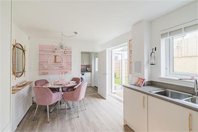 35 Fairley Crescent, Edinburgh, EH12 0BE - image 4