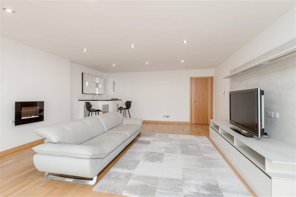 3/11 Western Harbour Breakwater, Edinburgh, EH6 6PA - image 4