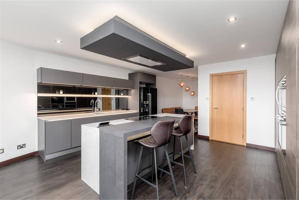 3/11 Western Harbour Breakwater, Edinburgh, EH6 6PA - image 7