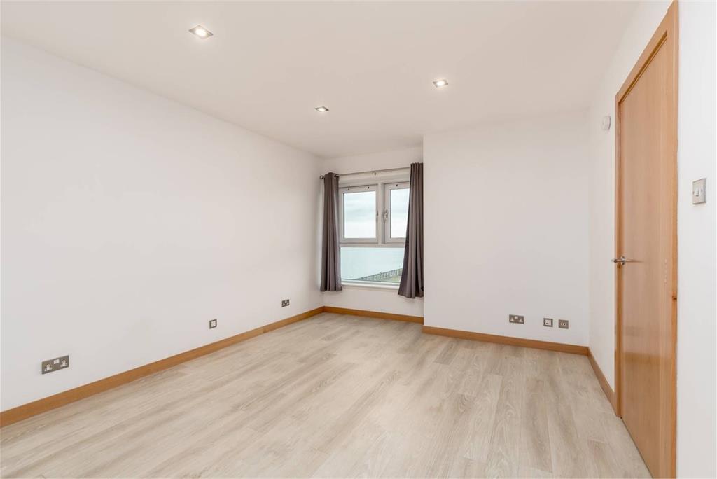 3/11 Western Harbour Breakwater, Edinburgh, EH6 6PA - image 10