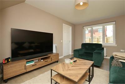 14 Thorne Road, Kirkton Campus, EH54 7GL - image 3