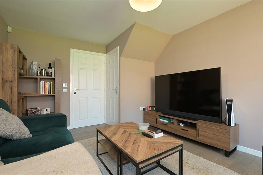 14 Thorne Road, Kirkton Campus, EH54 7GL - image 5