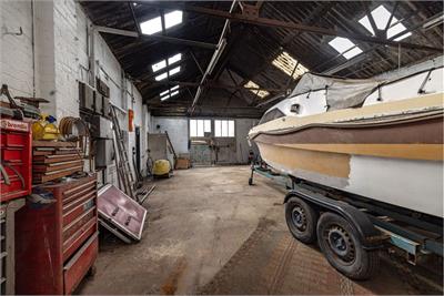 The Garage, Lillesleaf, TD6 9JA - image 4