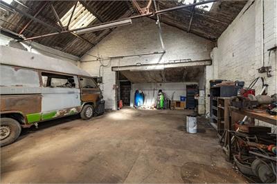 The Garage, Lillesleaf, TD6 9JA - image 10