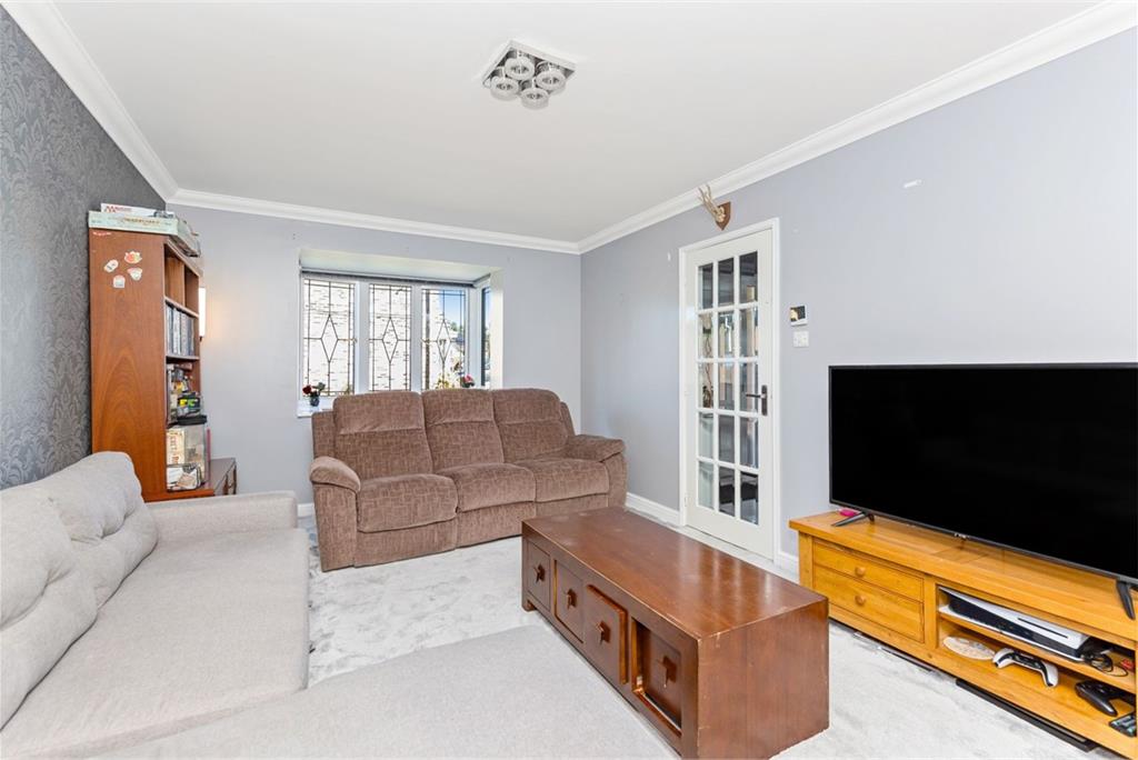 4 Ross Way, Livingston, EH54 8LA - image 2