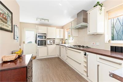 4 Ross Way, Livingston, EH54 8LA - image 4