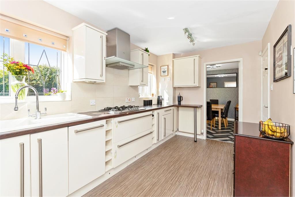 4 Ross Way, Livingston, EH54 8LA - image 6