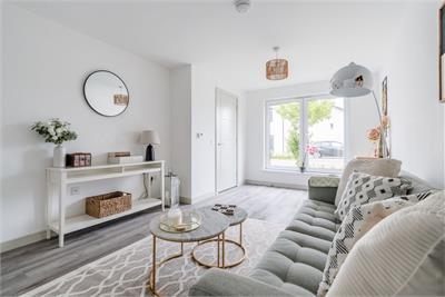 83 Kaims Crescent, Livingston, EH54 7FY - image 2