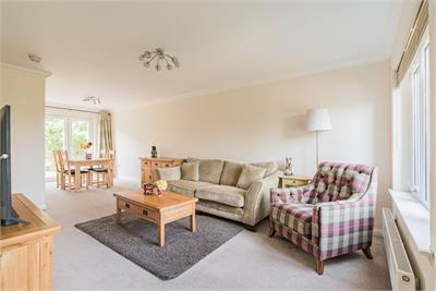 12 Balcomie Gardens, Kirkliston, EH29 9GD - image 2