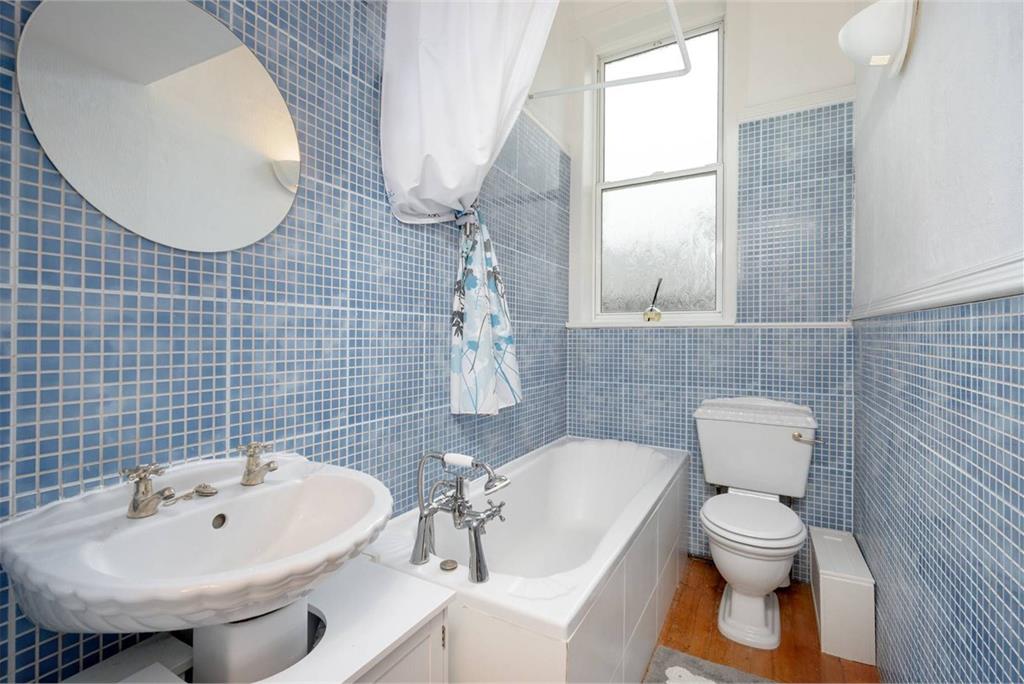 9/8 Comely Bank Row,
Comely Bank,
Edinburgh,
EH4 1EA - image 10