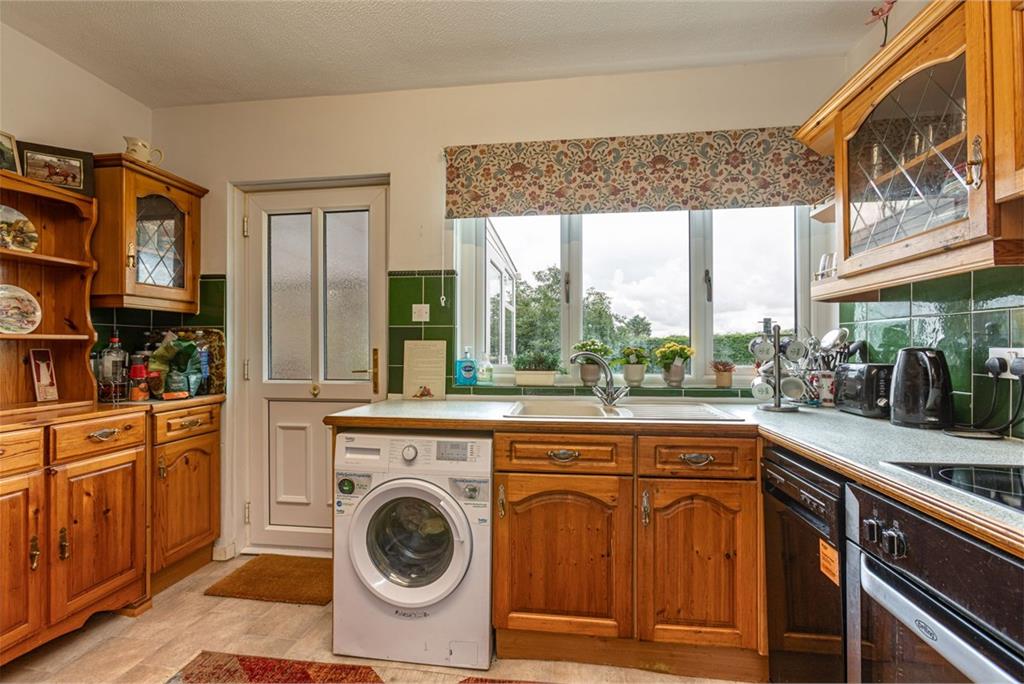 Rowantree, 3 Watchhill Park, Canonbie, DG14 0TD - image 14