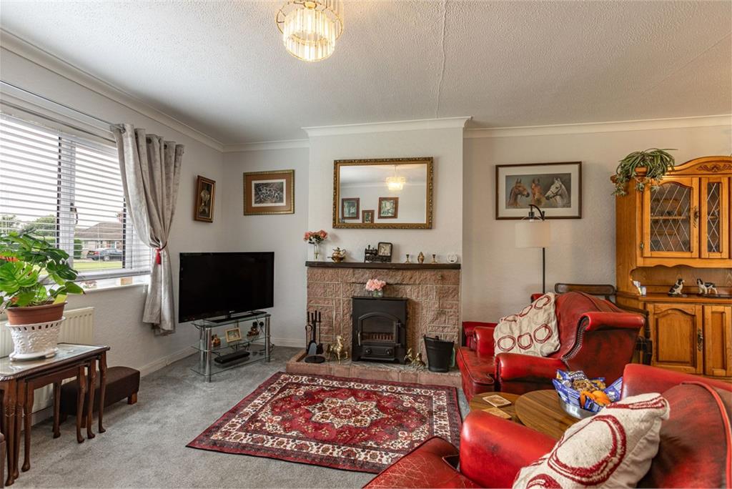 Rowantree, 3 Watchhill Park, Canonbie, DG14 0TD - image 8