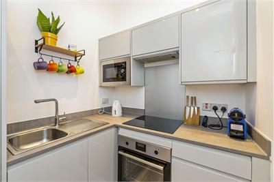 93/2 Easter Road, Leith, Edinburgh, EH7 5PW - image 2