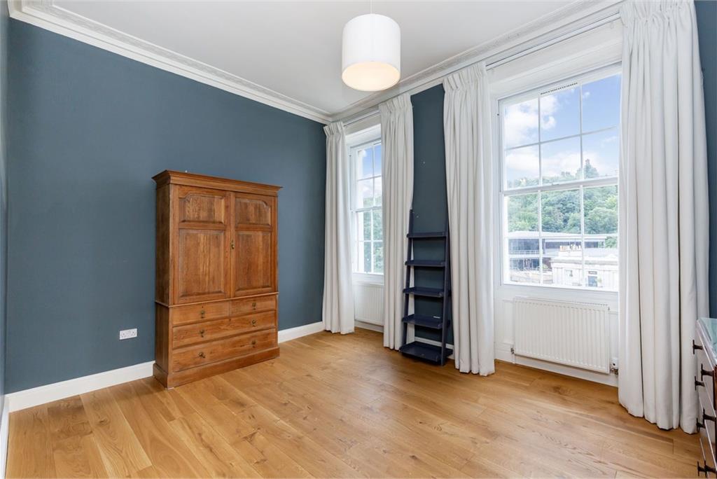 6/3 Leopold Place
Edinburgh
EH7 5JW - image 9