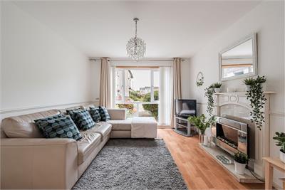 5 Caerlaverock Court, Craigievar Wynd, Edinburgh, EH12 8GD - image 2