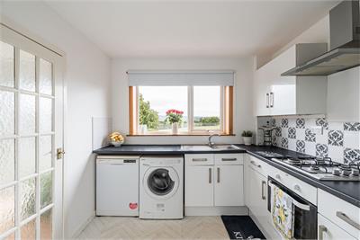 5 Caerlaverock Court, Craigievar Wynd, Edinburgh, EH12 8GD - image 3