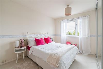 5 Caerlaverock Court, Craigievar Wynd, Edinburgh, EH12 8GD - image 4