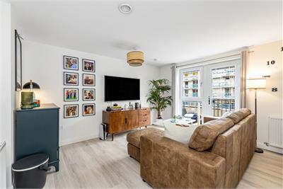 Flat 4, 16, Margaret Thomson Crescent, Edinburgh, EH6 7FD - image 2